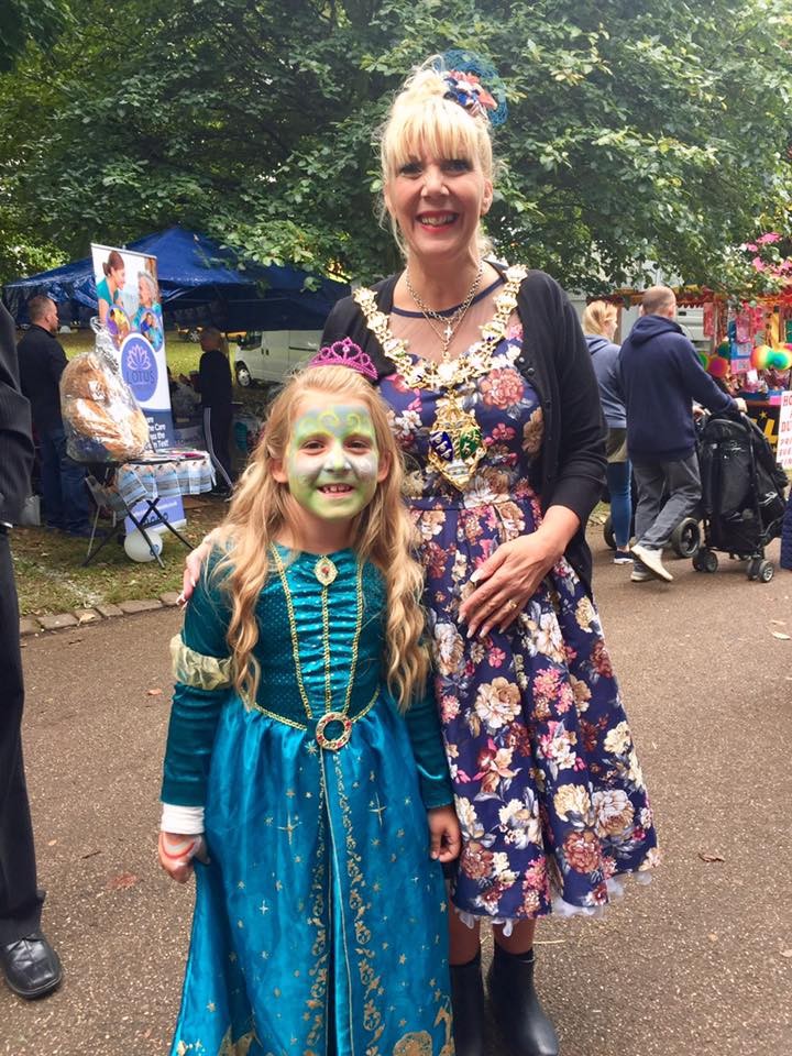 Rotherham Mayoress and a young girl dressed as aprincess